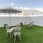 Contemporary Arty Studio Balcony Mountain Views